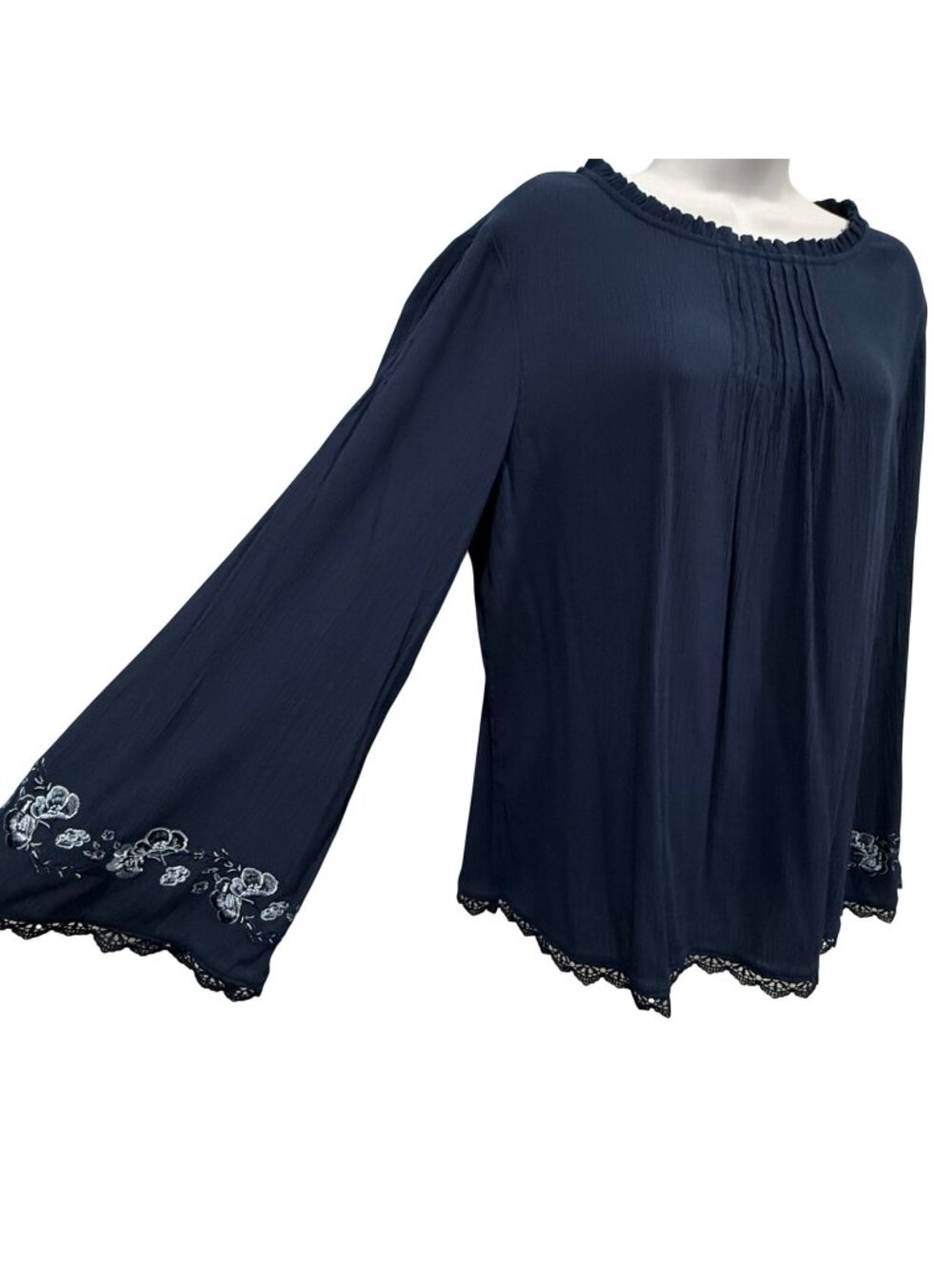 Time & Tru Romantic Boho Bell Sleeve Peasant Blouse Lace Trim Embroidery Size M - Picture 1 of 11